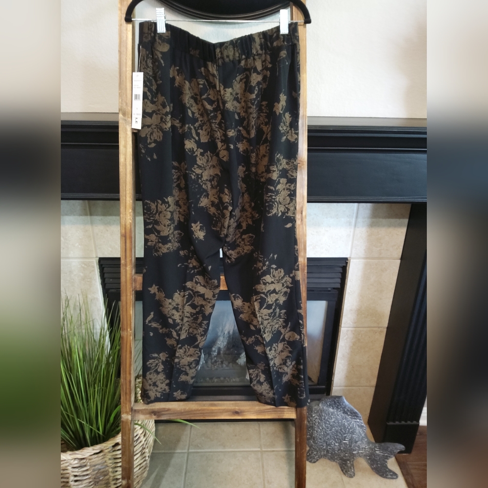 Elegant Black and Brown Floral Trousers - Picture 6 of 9